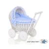 Rieten Poppenwagen met Beddengoed Wit Blauw Polkaprikker