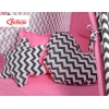 MEGA TIPI SET: Tipi-tent + speelmat + kussens + GRATIS decoratieve veren Roze Zwart Zigzag