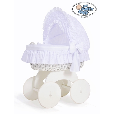 Rieten Wieg  met Kap met Beddengoedset voor Baby  Charlotte