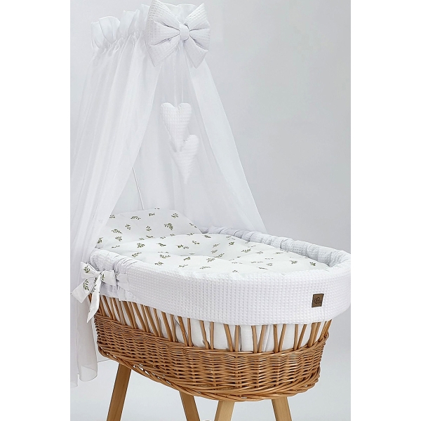 Naturel Rotan Baby Wiegje op Kleine Wieltjes Beddengoedset Wafel Wit