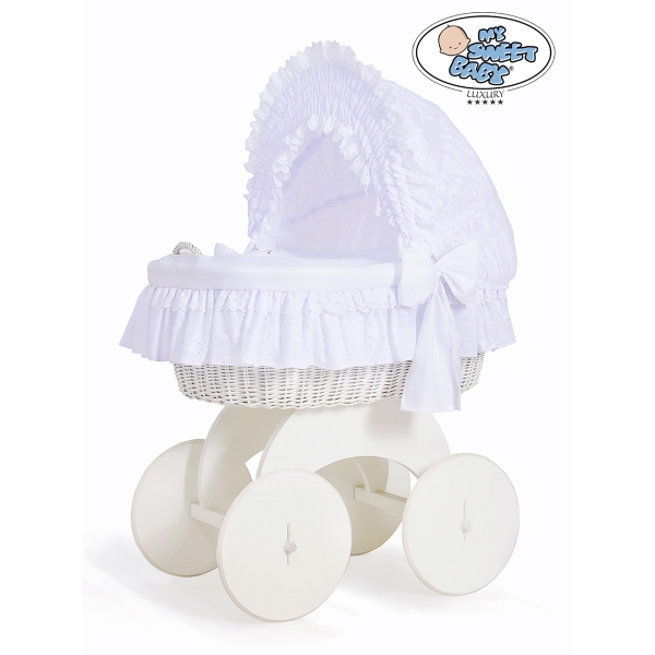 Rieten Wieg  met Kap met Beddengoedset voor Baby  Charlotte