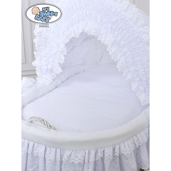 Rieten Wieg  met Kap met Beddengoedset voor Baby  Charlotte