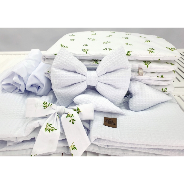 Witte wiegbekleding voor rotan wiegje ovaal